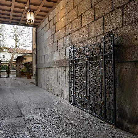 Interno In Un Castello Storico In Centro * Milano