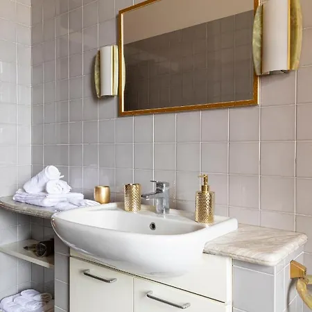 Apartment Interno In Un Castello Storico In Centro *